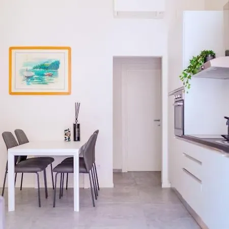 Center Portofino - Free Parking - By The Sea - Ac - Free Wi-fi Apartment